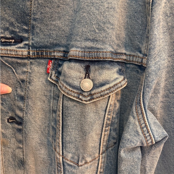 Levi's Classic Blue Denim Trucker Jacket - Picture 5 of 13